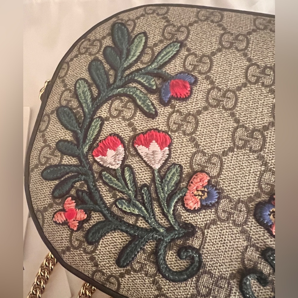 Gucci Beige and Brown Crossbody Bag with Floral Embroidery - Picture 3 of 16